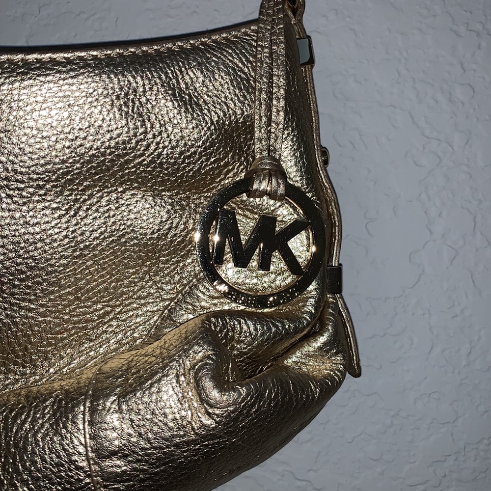 Gold Michael Kors hobo *FREE SHIPPING! - Picture 2 of 4